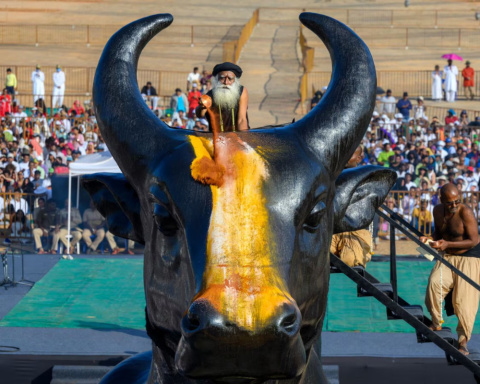 Isha Life's Nandi Statue (Nandi Replik) Isha Life's Nandi Statue (Nandi Replik)