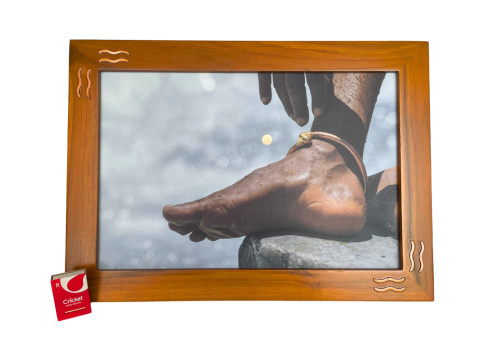 Sadhguru Padam (Der Weg des Zugangs zur Energie des Gurus) ISHA 44cm x 31cm Sadhguru Padam (Der Weg des Zugangs zur Energie des Gurus) ISHA 44cm x 31cm