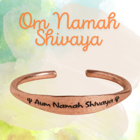 Aum Namah Shivaya Verstellbares ISHA Armband aus gehämmertem Kupfer Aum Namah Shivaya Verstellbares ISHA Armband aus gehämmertem Kupfer